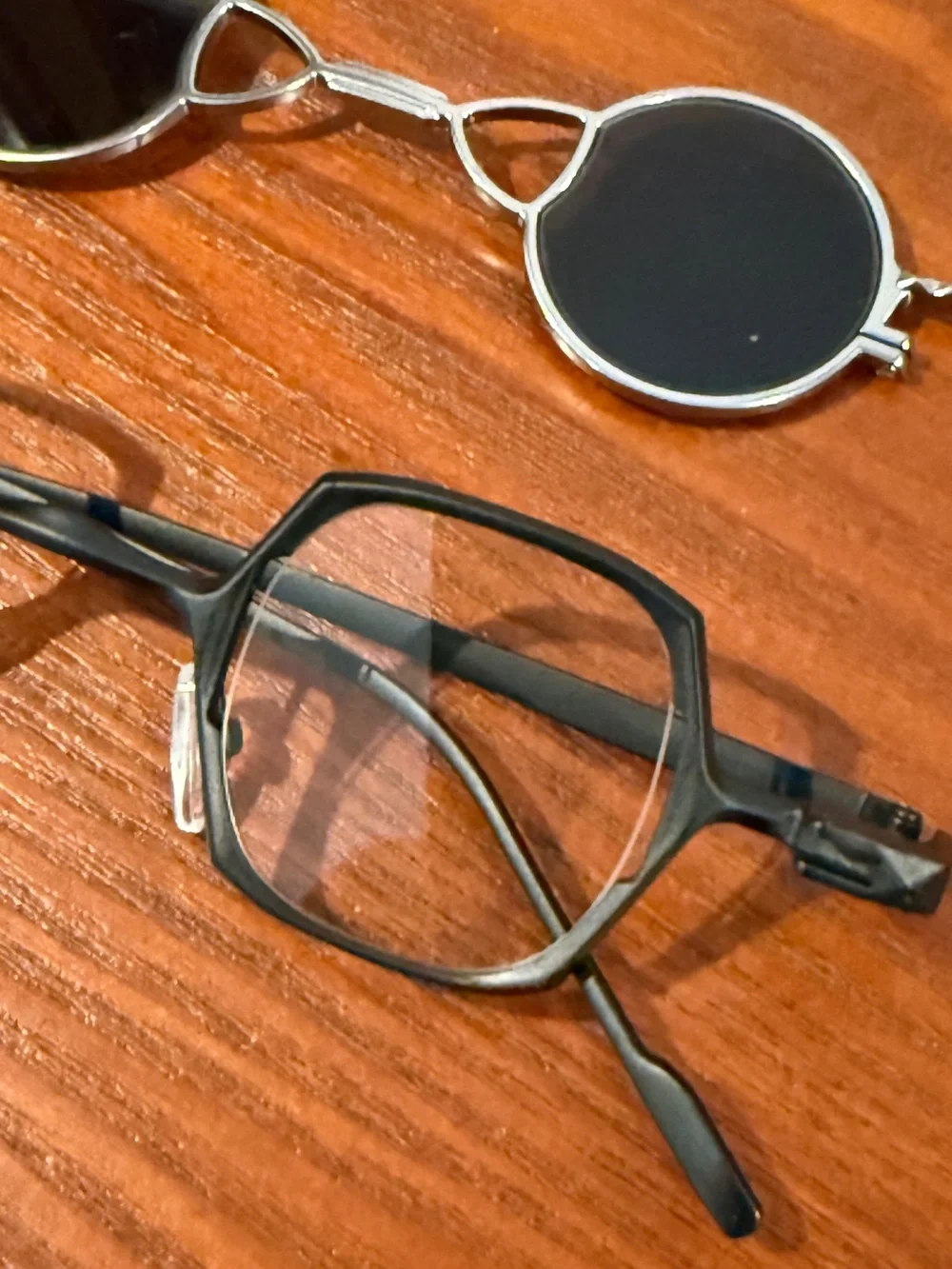 Avant-garde Geometric Black & Silver Sunglasses